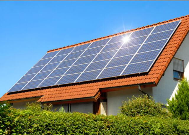 太陽光発電の設置費用はどれくらい？相場や必要な設備まで解説｜EGR