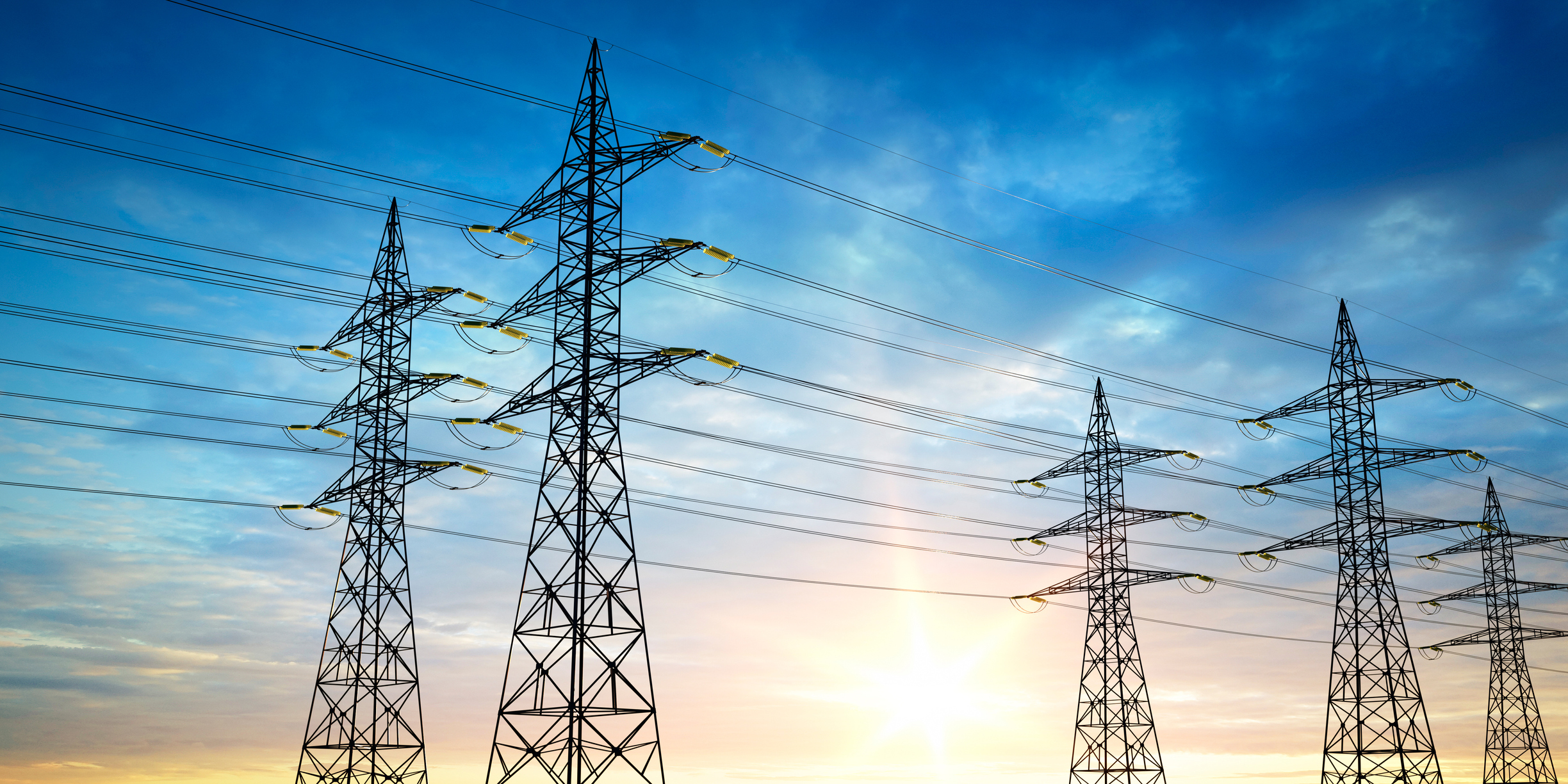 高圧と低圧の違いとは？法人向けに電気契約や設備、電気料金などの違いをわかりやすく解説